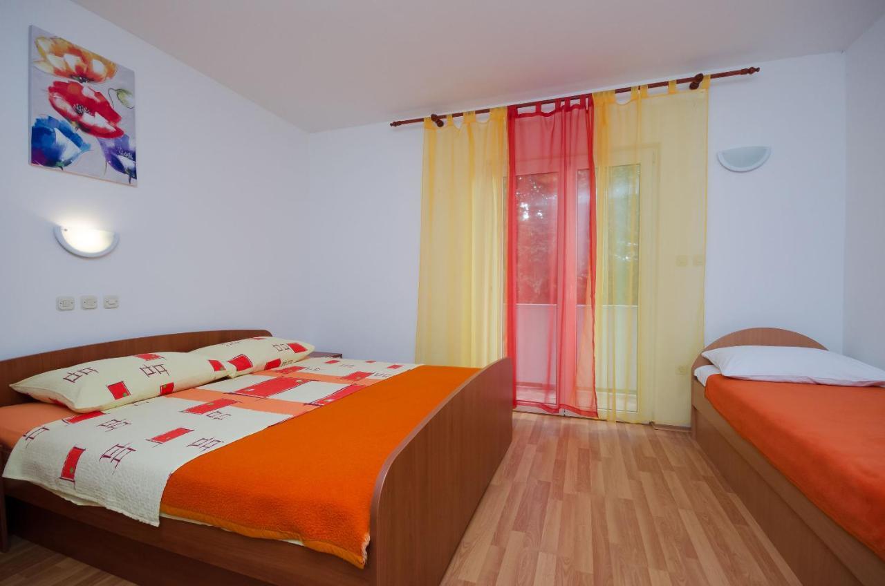 Apartments By The Sea In لوبار المظهر الخارجي الصورة