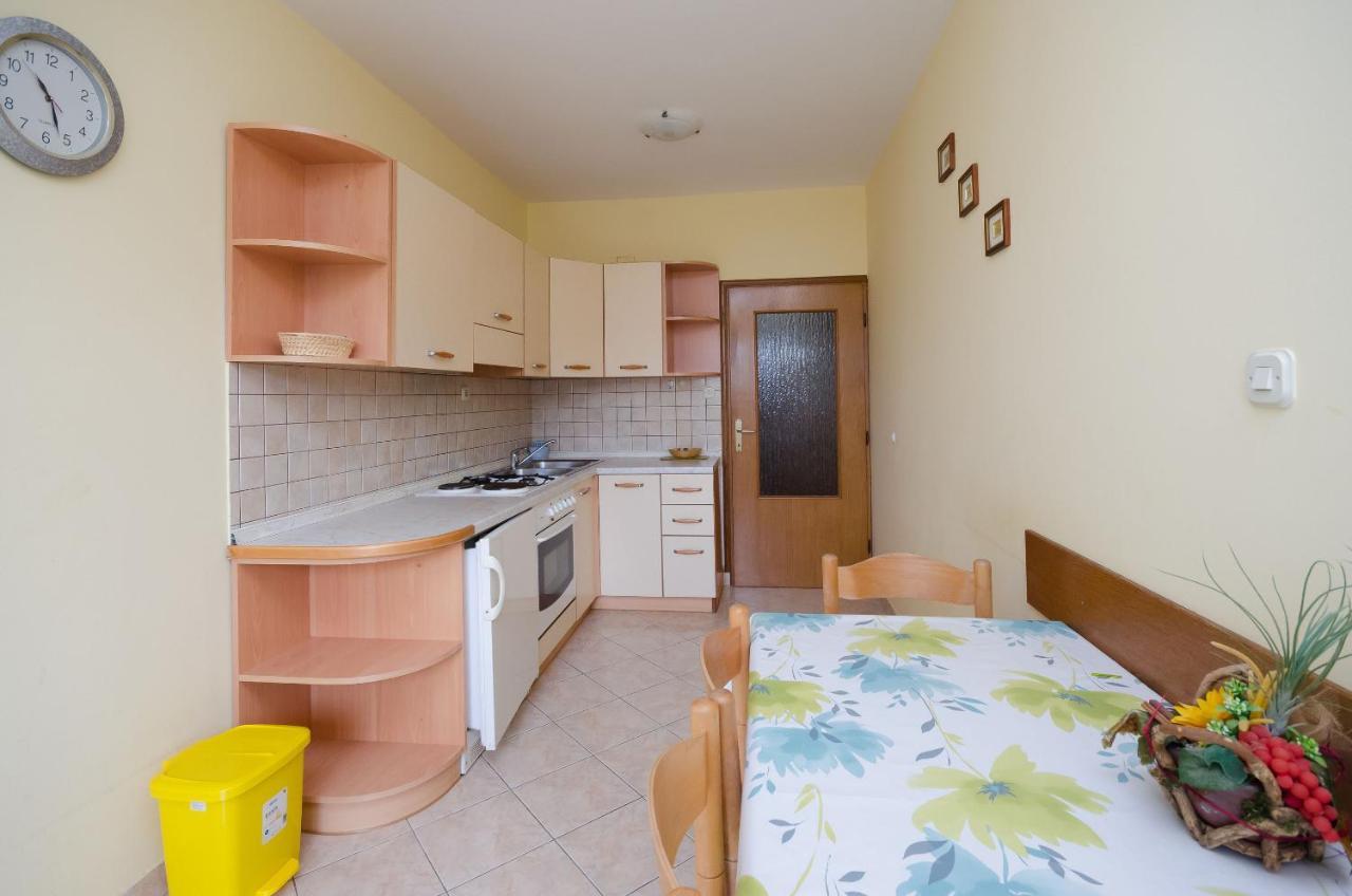 Apartments By The Sea In لوبار المظهر الخارجي الصورة