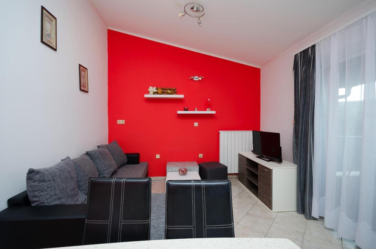 Apartments By The Sea In لوبار المظهر الخارجي الصورة