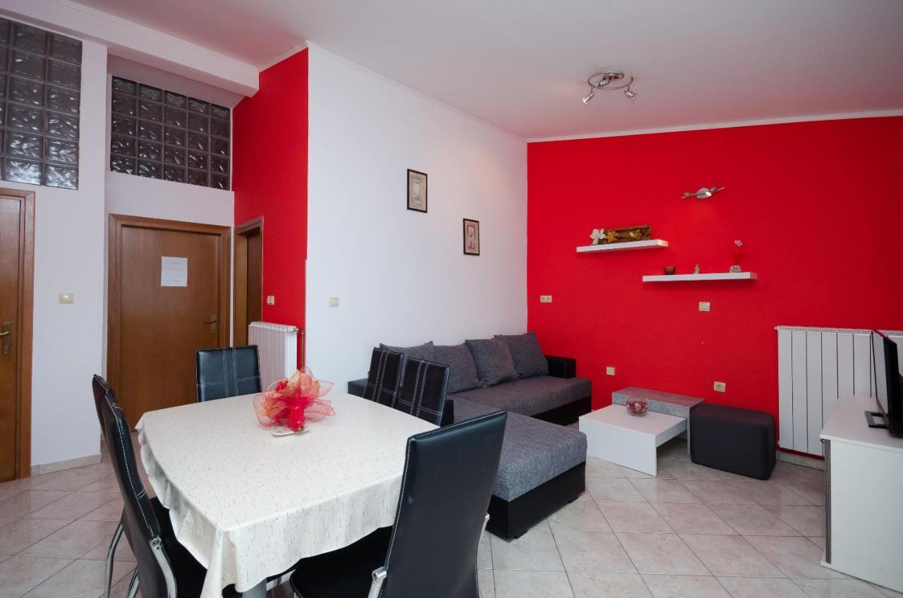Apartments By The Sea In لوبار المظهر الخارجي الصورة