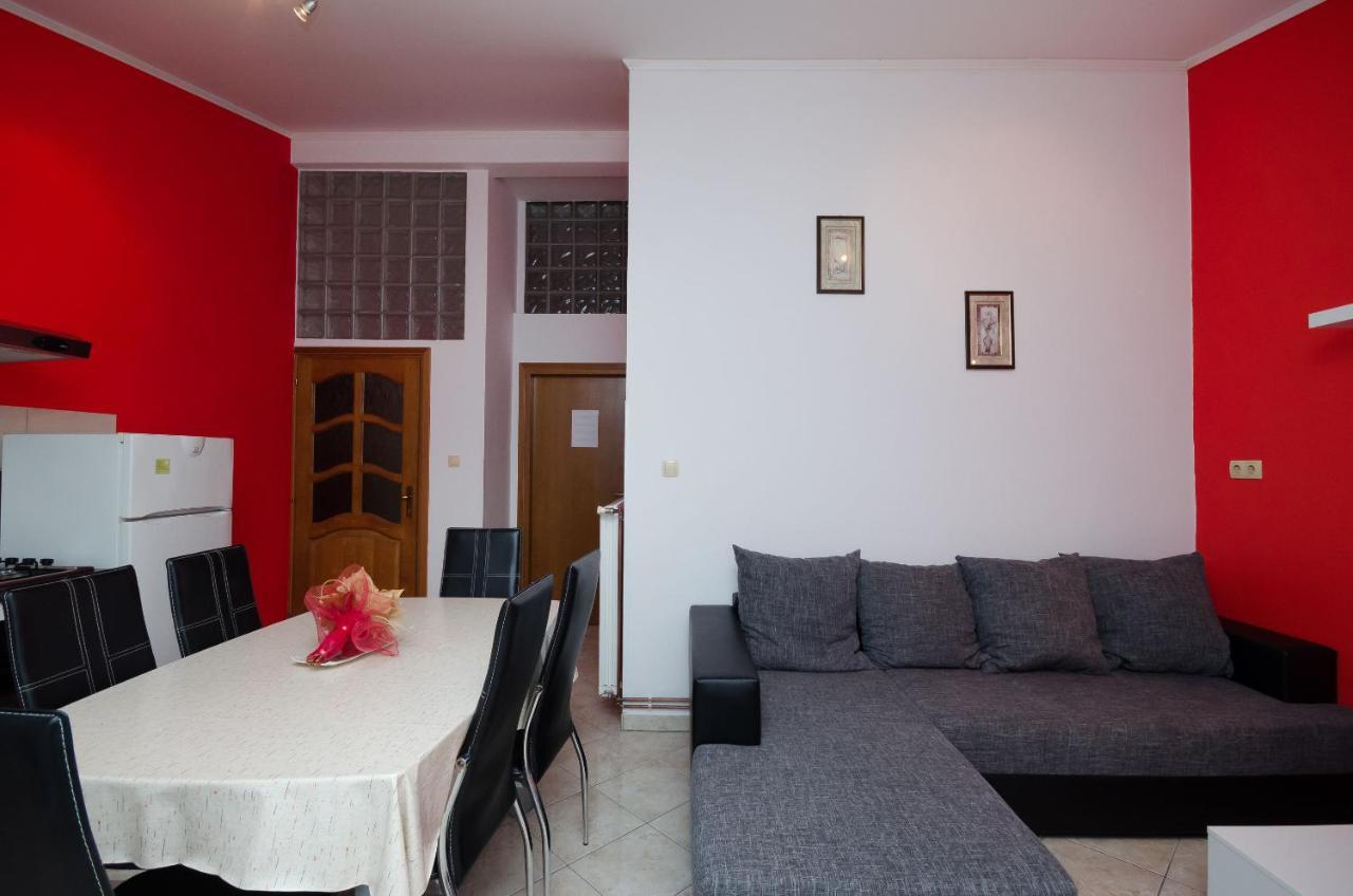 Apartments By The Sea In لوبار المظهر الخارجي الصورة