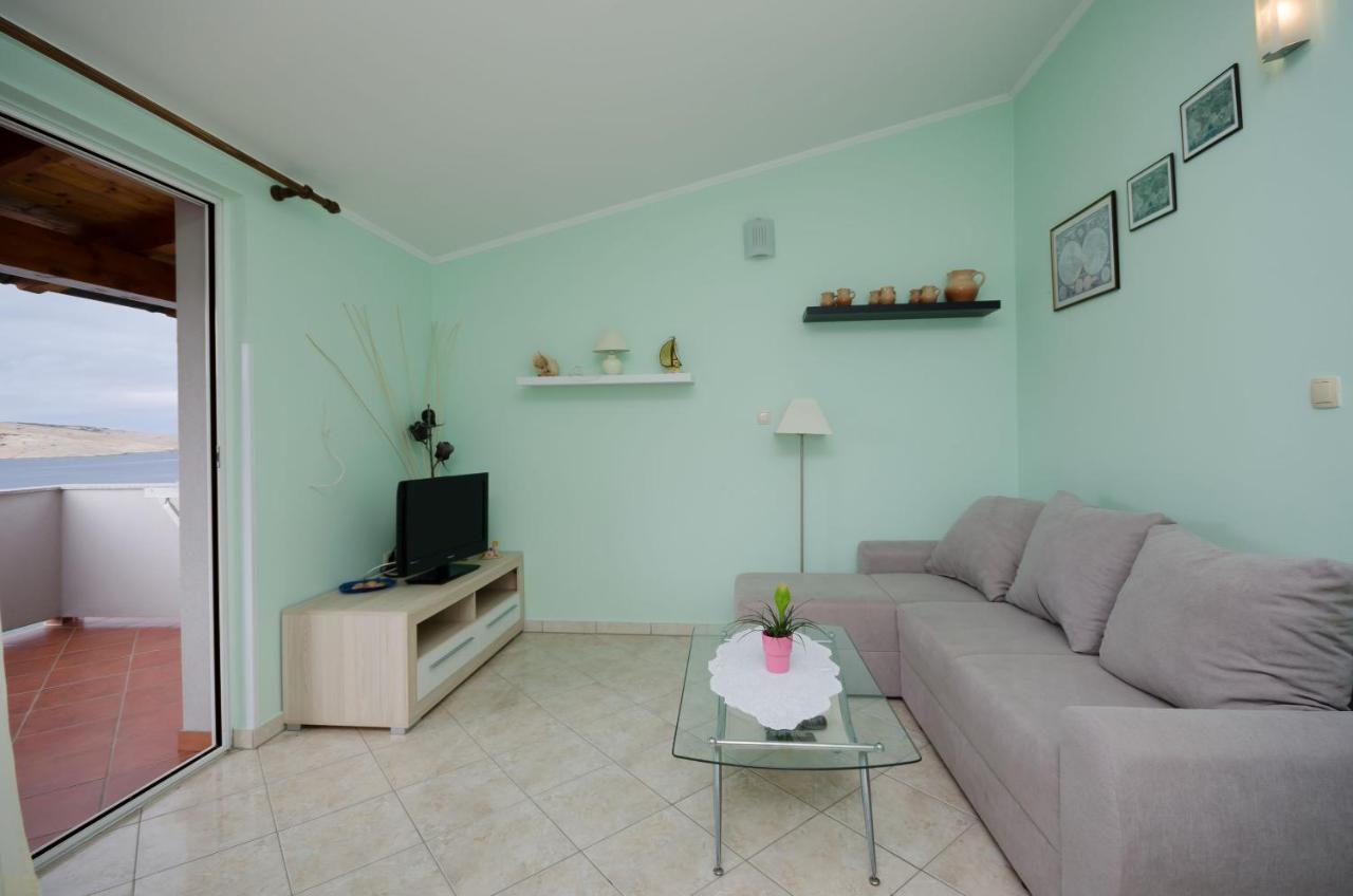 Apartments By The Sea In لوبار المظهر الخارجي الصورة