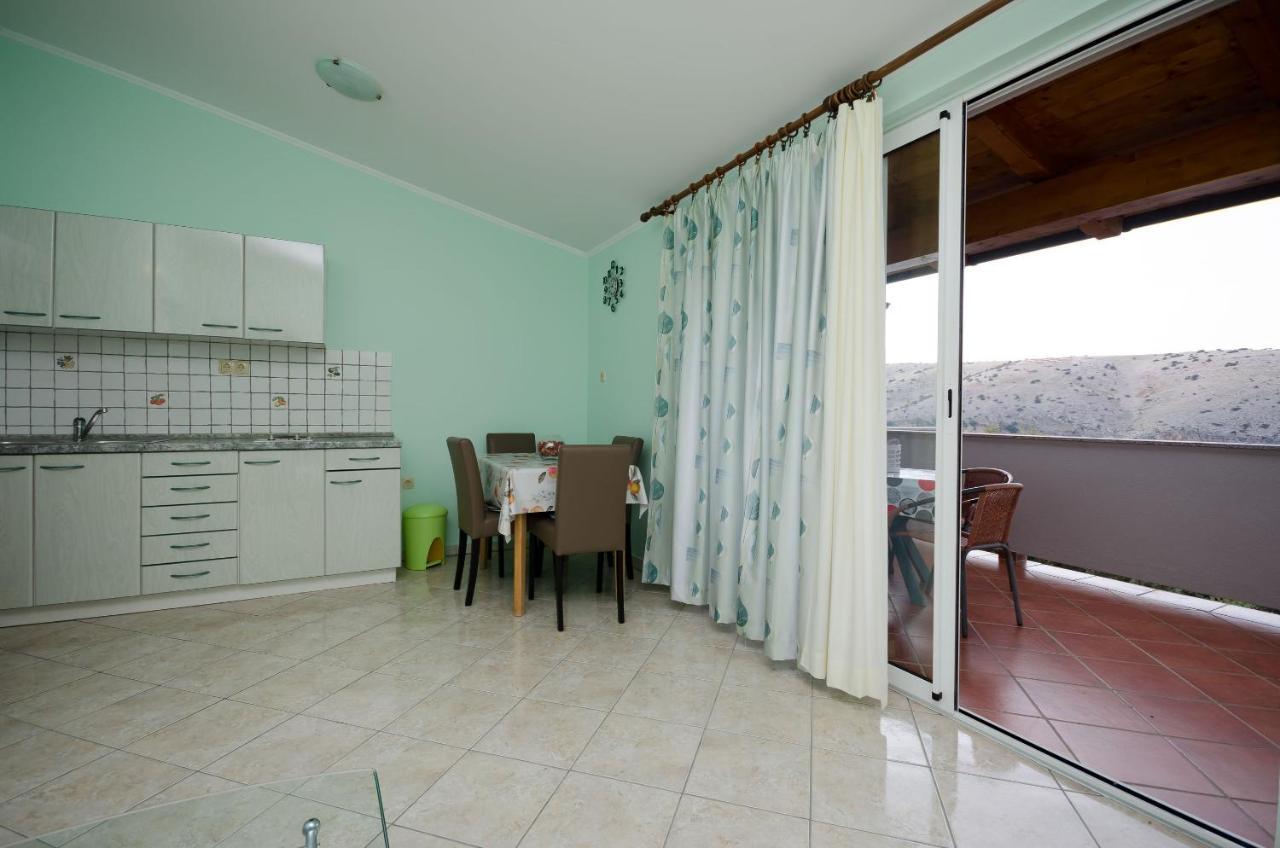 Apartments By The Sea In لوبار المظهر الخارجي الصورة