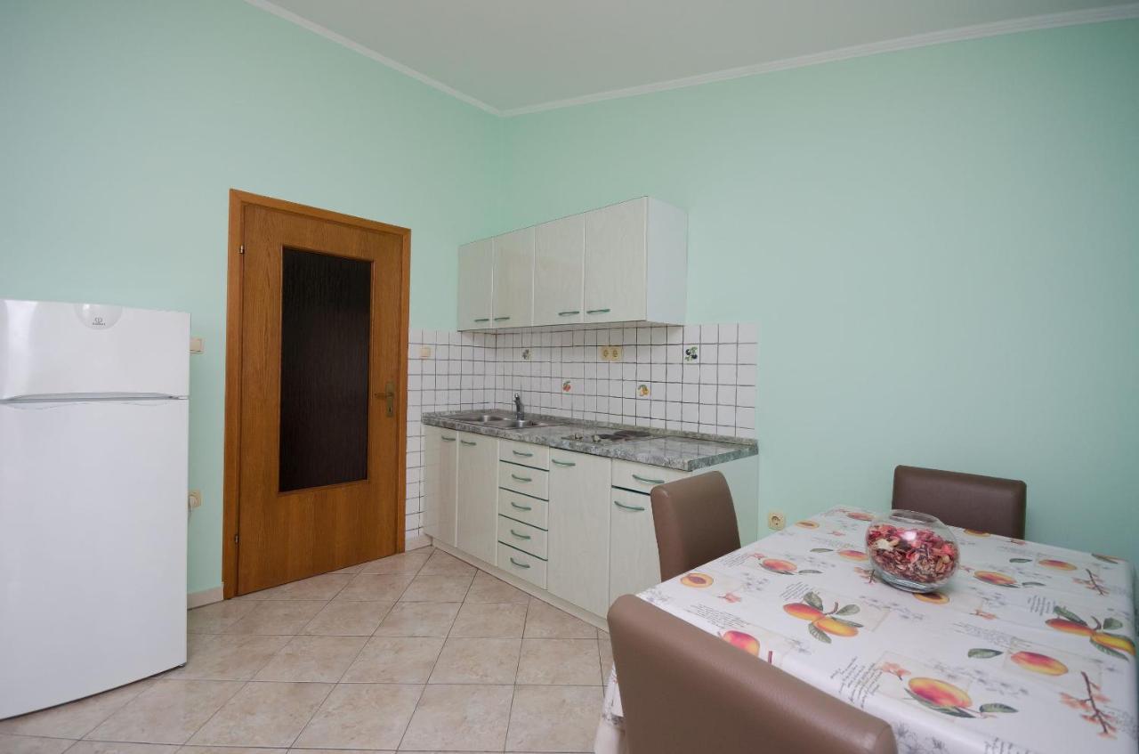 Apartments By The Sea In لوبار المظهر الخارجي الصورة