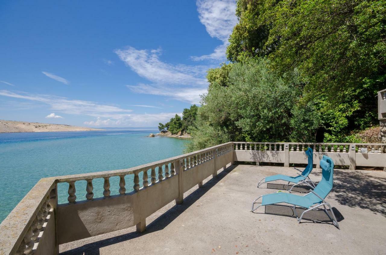 Apartments By The Sea In لوبار المظهر الخارجي الصورة